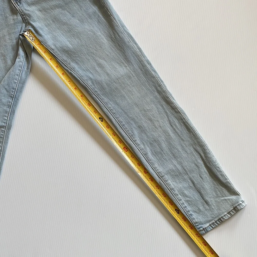 Old Navy light wash skinny Jean with built in flex. Size 14